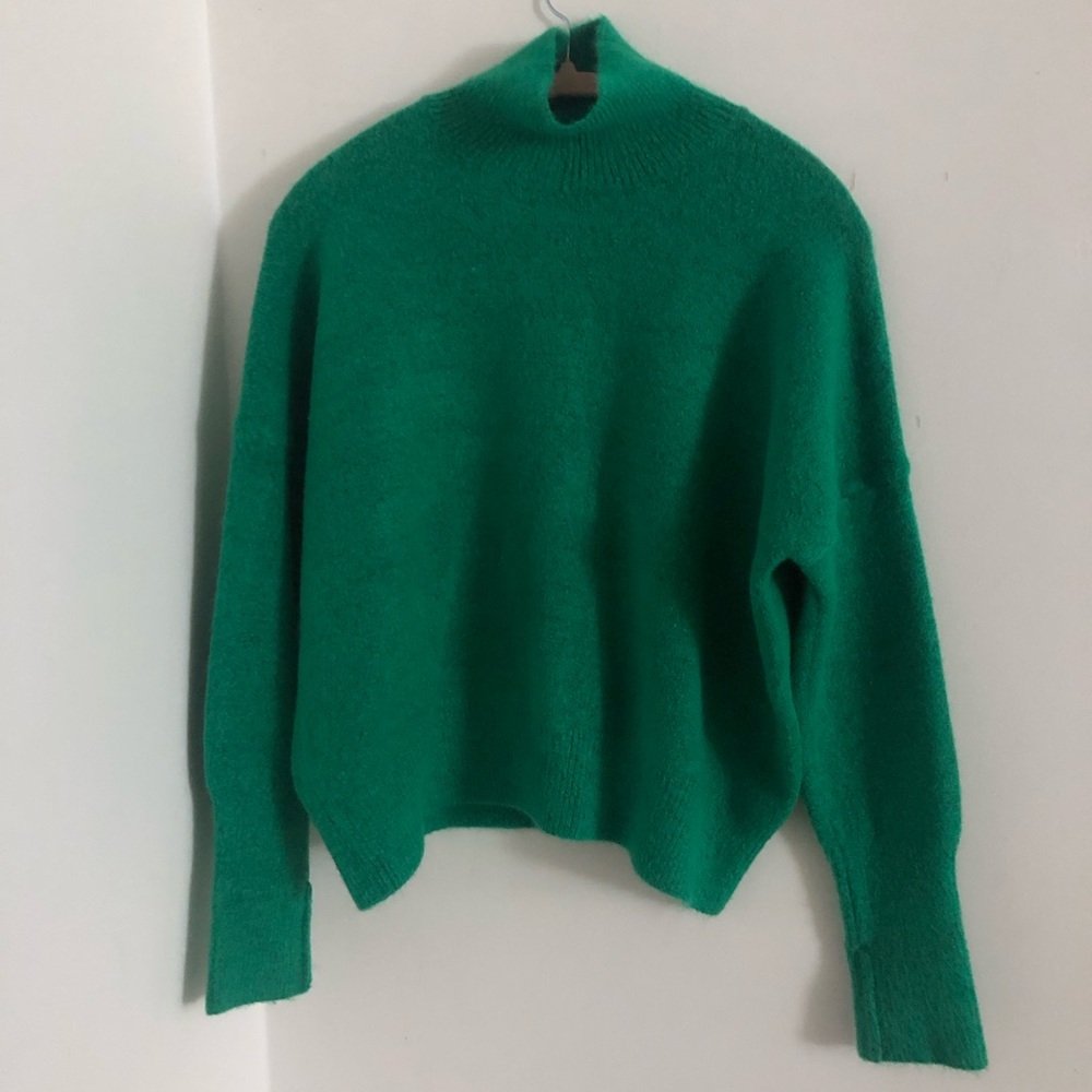 The Knit Mix Vibrant Green Women's  Cozy Drop Shoulder Turtleneck Sweater
Size-M